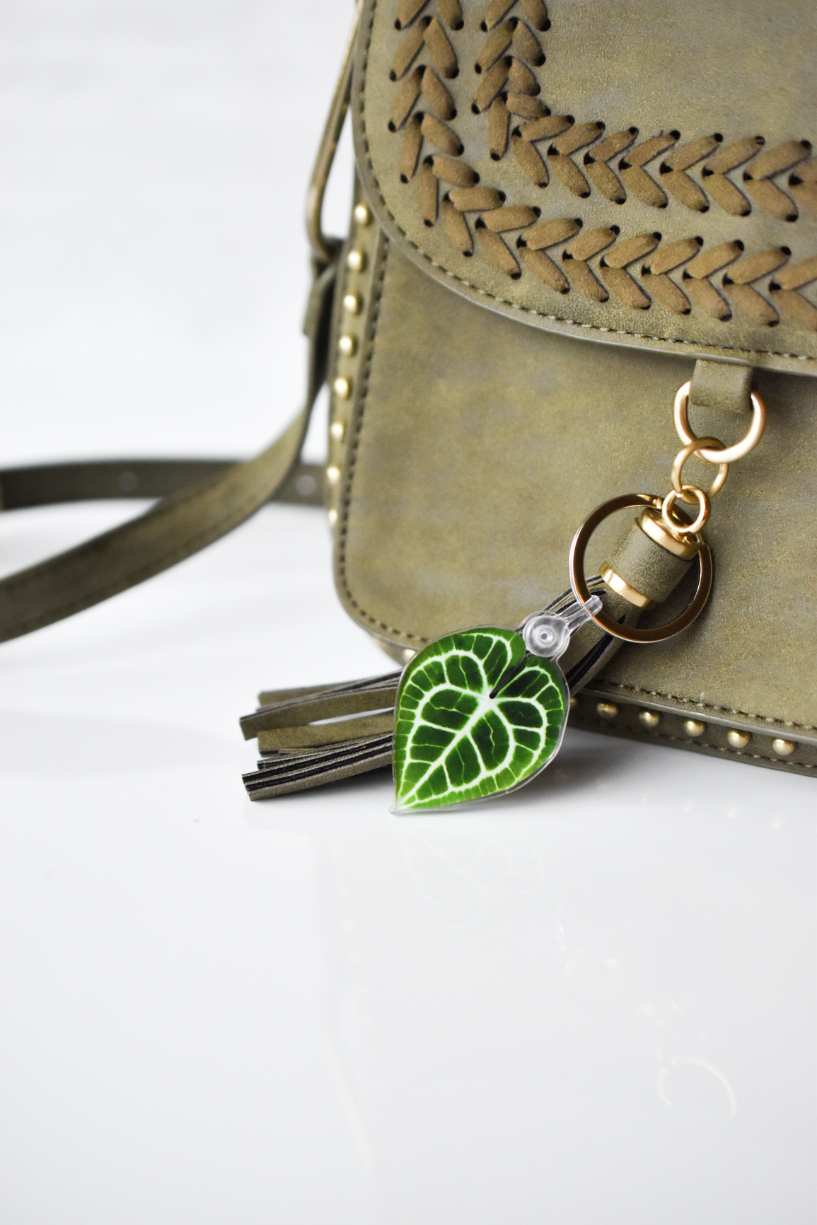 Acrylic Leaf Keychains: Clarinervium